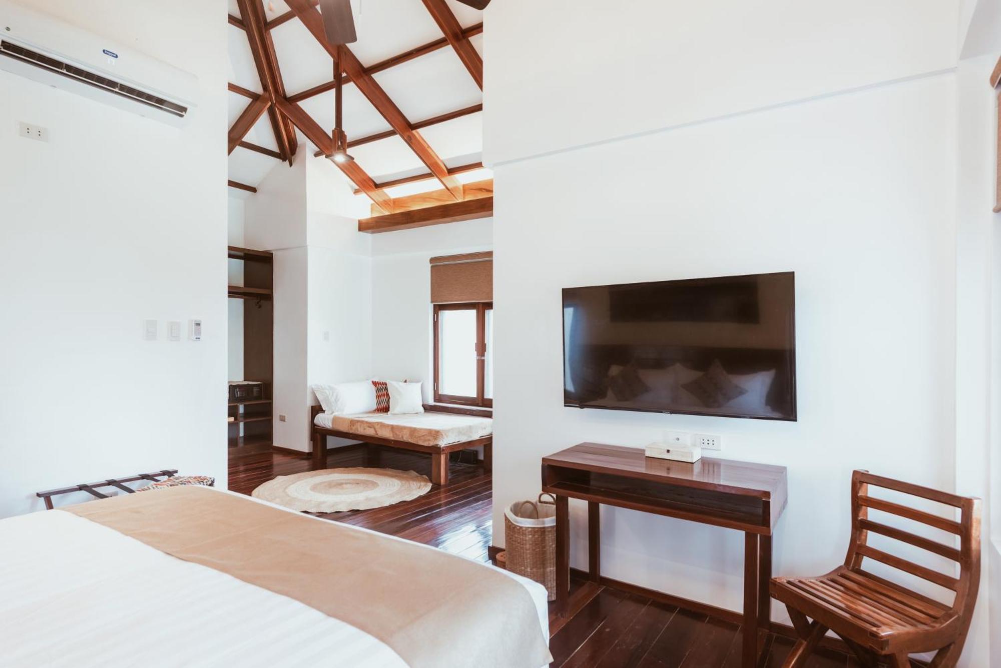 Alon Cloud9 Beach Front Catangnan エクステリア 写真
