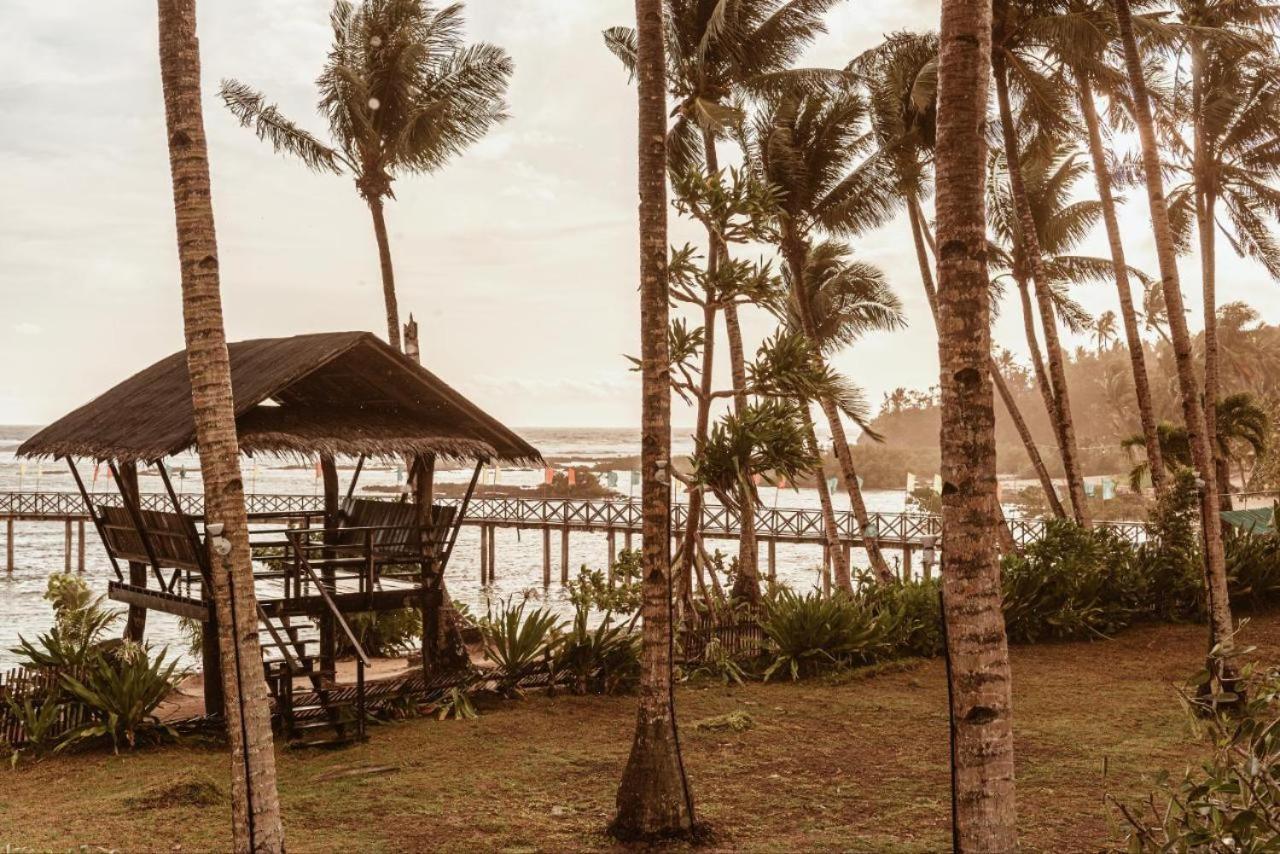 Alon Cloud9 Beach Front Catangnan エクステリア 写真